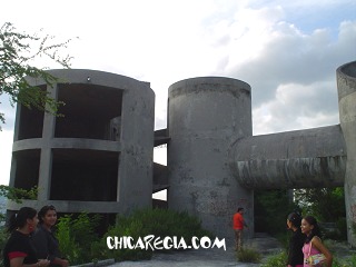 La casa de los tubos en Contry La Escondida