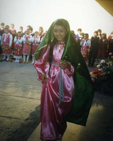 Candy de 10 años como la Virgen de Guadalupe